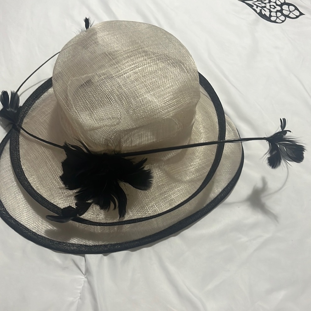 New ivory hat with feathers